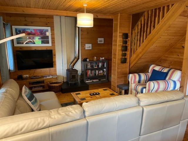 Luxury 3 Bedroom, 3 Bathroom Lodge With Hot Tub Llanbedr  Ngoại thất bức ảnh